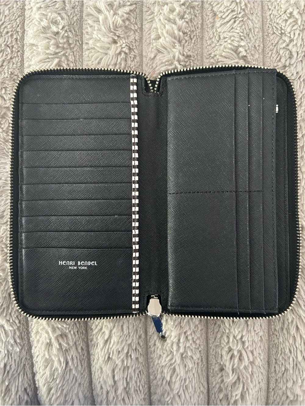 Henri Bendel Black Zip-Around Leather Wallet - Picture 3 of 4